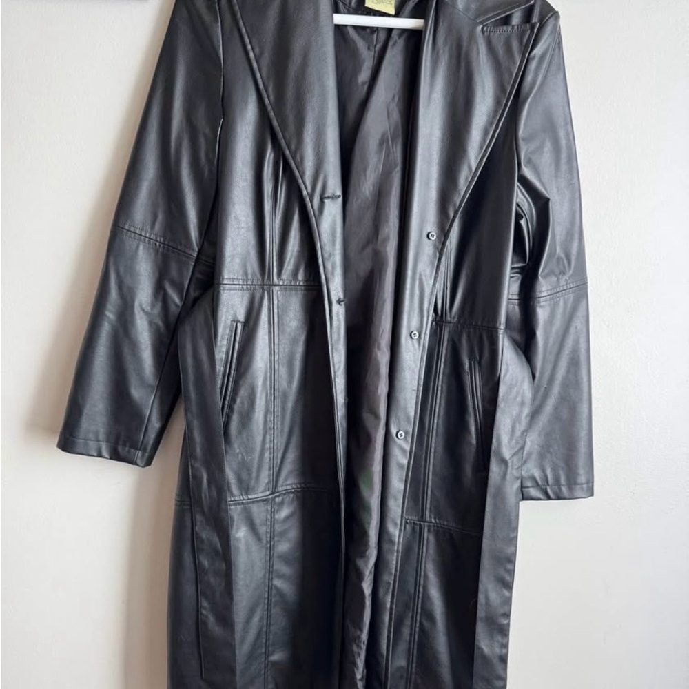 Elegant Black Leather Jacket for Women